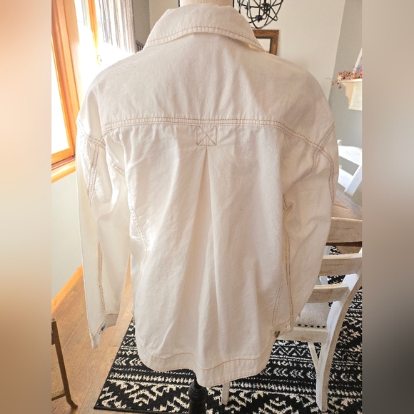 Small Thread & Supply Jacket - Picture 2 of 6